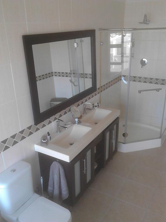 Port House Hotell Bloubergstrand Eksteriør bilde